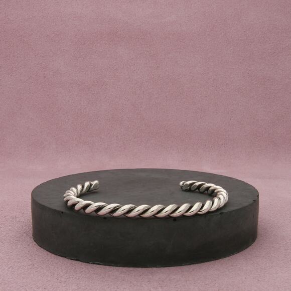 navajo sterling silver vintage twisted cuff bracelet size 6.25in - Picture 1 of 3